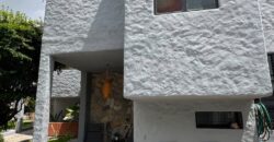 En Venta Townhouse Amoblado en Res La Montaña  El Bosque