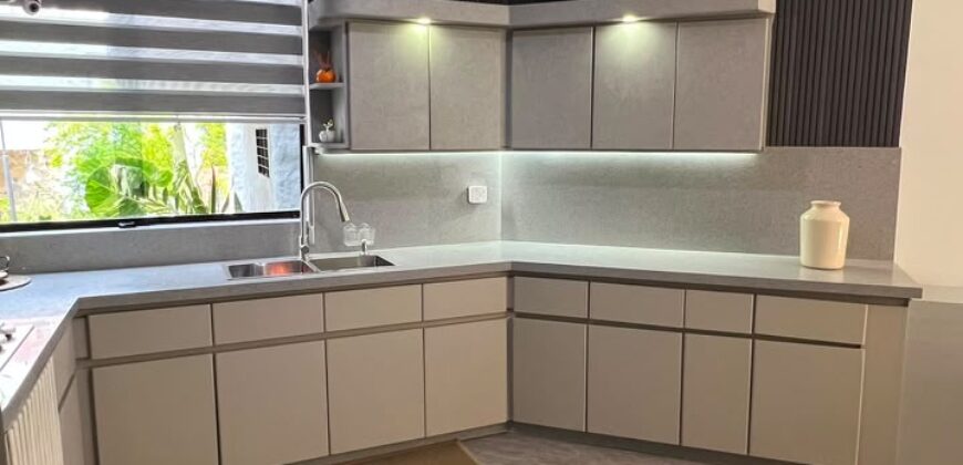 En Venta Townhouse Amoblado en Res La Montaña  El Bosque