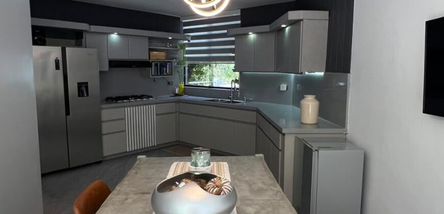 En Venta Townhouse Amoblado en Res La Montaña  El Bosque