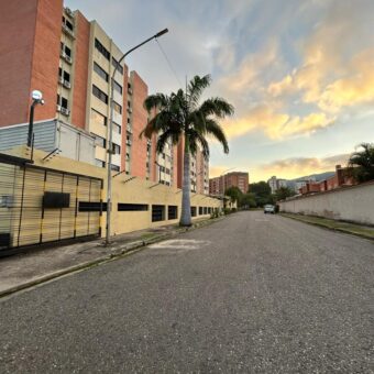 Alquiler en Naguanagua- Urbanización Araguaney Suites