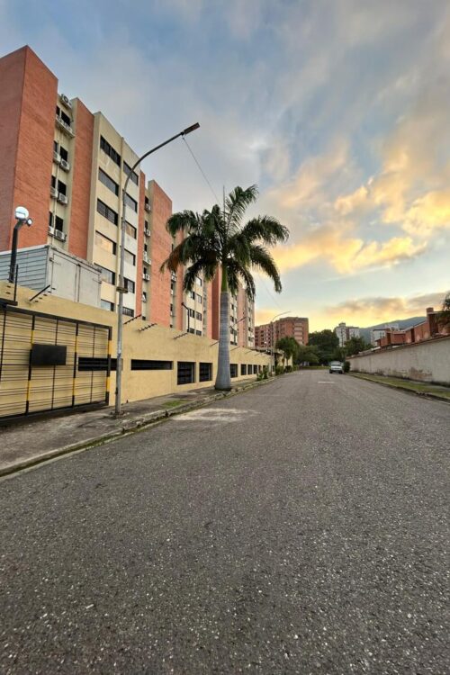 Alquiler en Naguanagua- Urbanización Araguaney Suites