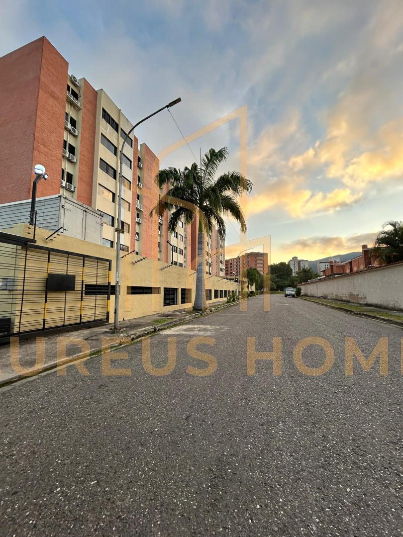Alquiler en Naguanagua- Urbanización Araguaney Suites