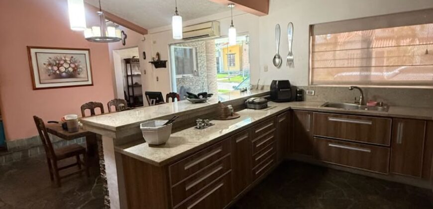 Casa en Villa Laguna Club en Guataparo
