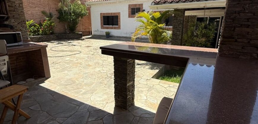 Casa en Villa Laguna Club en Guataparo