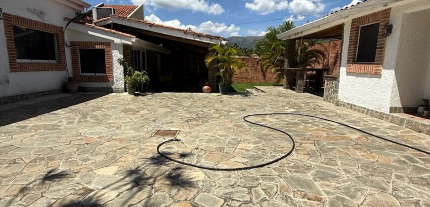 Casa en Villa Laguna Club en Guataparo