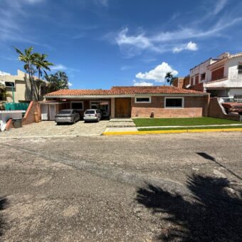 Casa en Villa Laguna Club en Guataparo