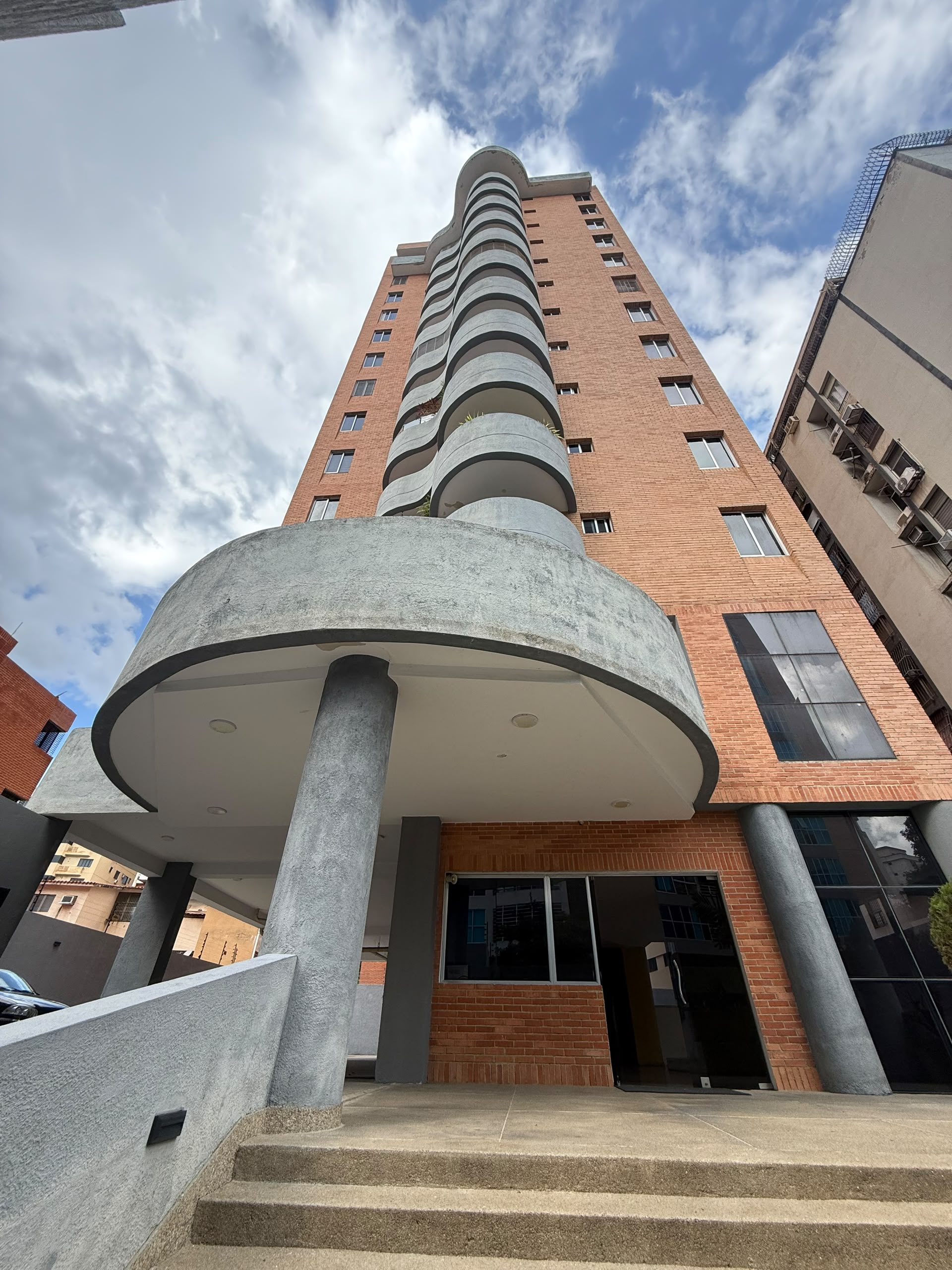 Apartamento en Valle de Camoruco edificio RETAMA