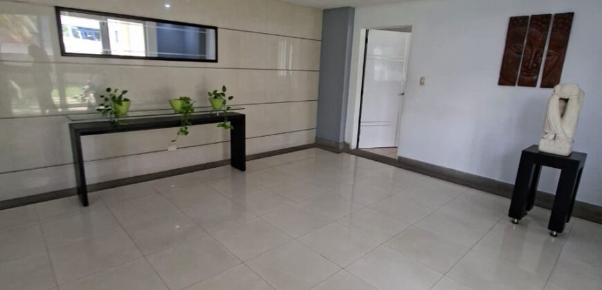 En venta apartamento Resd. Taguay | Los Mangos